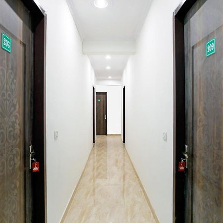 Hotel O Welcome Residency Gurgaon Esterno foto